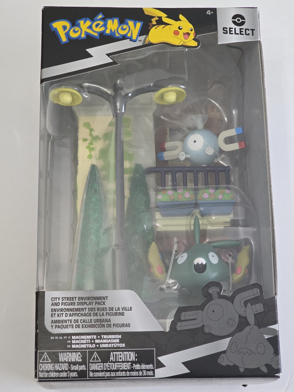 Pokemon Select Playset with Magneton and Miamiasme